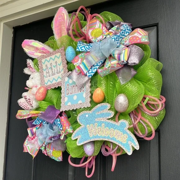All Bunnies Welcome Door Wreath - Picture 4 of 13